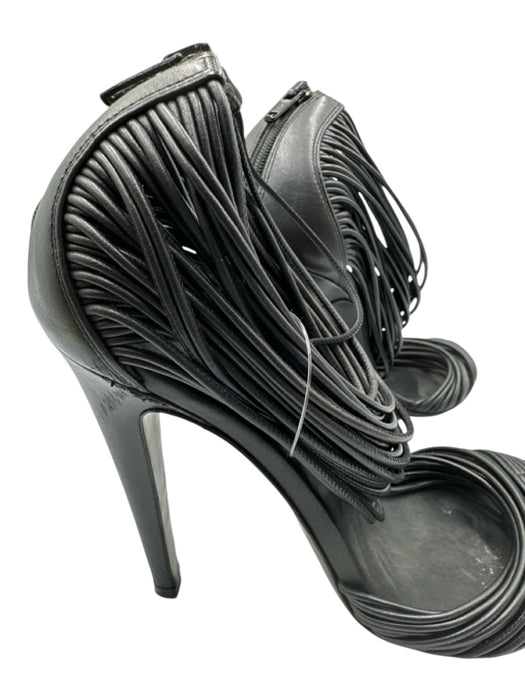 Bottega Veneta Shoe Size 37 Black Leather Toe Strap Multi Strand Back Zip Pumps Black / 37