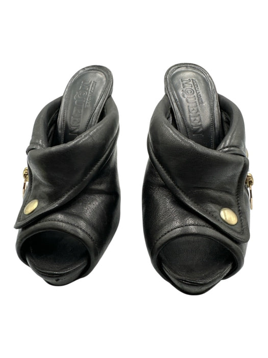 Alexander McQueen Shoe Size 37 Black Leather Gold hardware Skull Peep Toe Pumps Black / 37