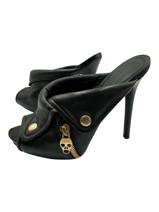 Alexander McQueen Shoe Size 37 Black Leather Gold hardware Skull Peep Toe Pumps Black / 37