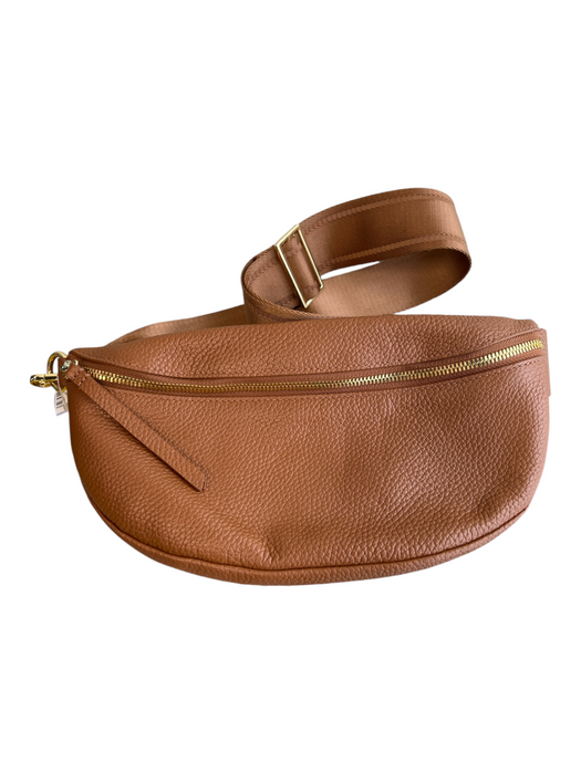 Quince Brown Pebble Leather Gold hardware Zip Close Crossbody Fanny Pack Bag Brown / S
