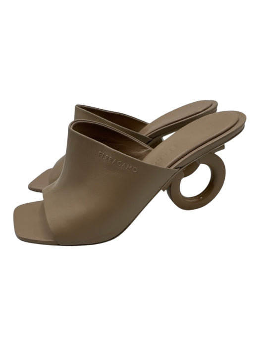 Ferragamo Shoe Size 9.5 Beige Leather Peep Toe Round Heel Mules Beige / 9.5