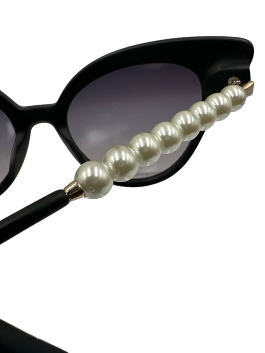 Lele Sadoughi Black & White Plastic Faux Pearl Cat Eye Gold Hardware Sunglasses Black & White