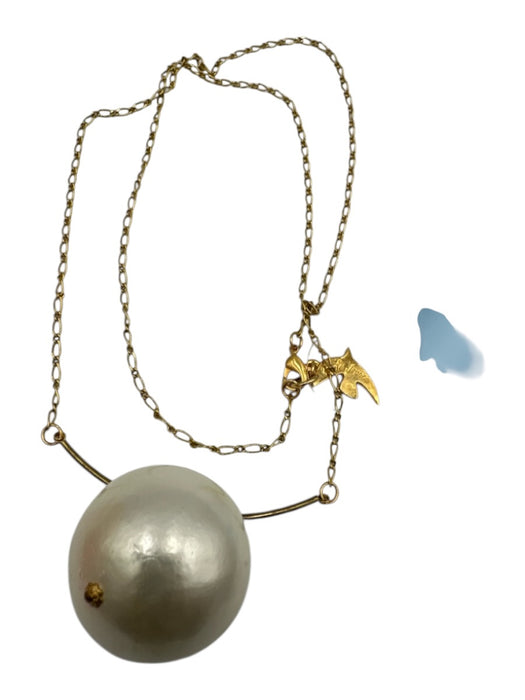 Cecile Jeanne Gold & White Metal Faux Pearl Oversized Chain Necklace Gold & White