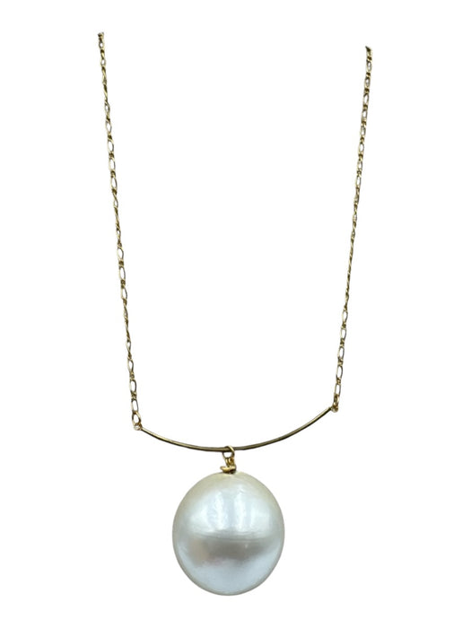 Cecile Jeanne Gold & White Metal Faux Pearl Oversized Chain Necklace Gold & White
