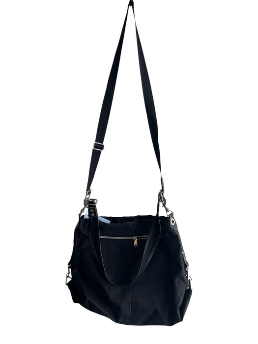 Eagle Creek Black Silver Hardware Front Pockets Zipper Closure Bag Black