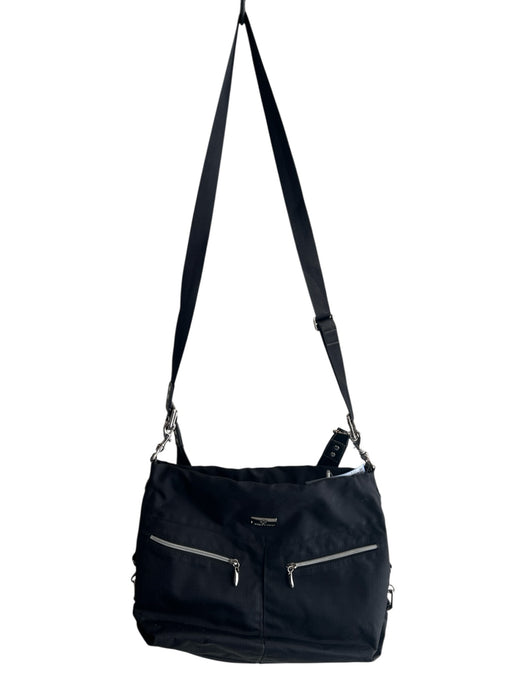 Eagle Creek Black Silver Hardware Front Pockets Zipper Closure Bag Black