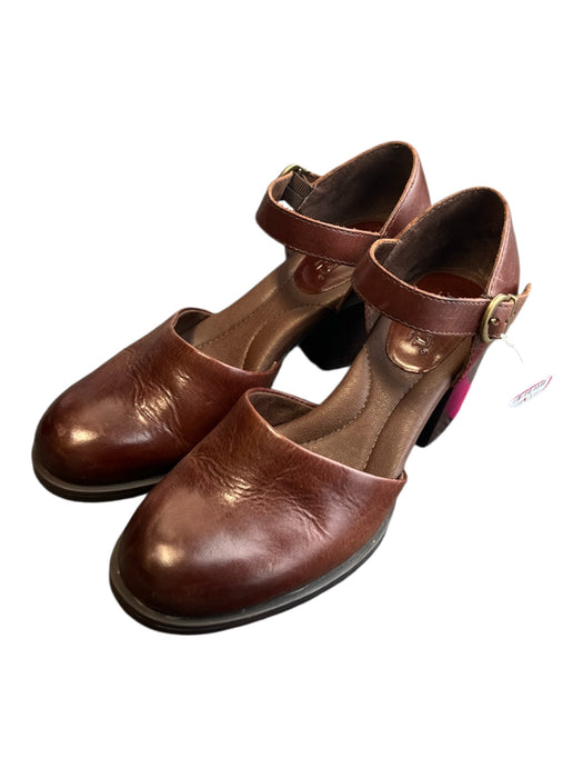 Born Shoe Size 6.5 Brown Leather Upper Balance Man Made Round Toe Shoes Brown / 6.5