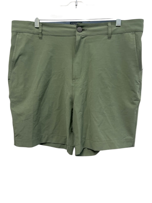 Faherty Size 34 Green Synthetic Solid Athletic Khakis Men's Shorts Green / 34