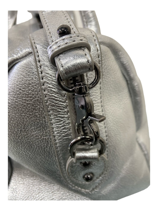 beck Silver Gray Leather Rolled Handles Zip Top Shoulder Strap Bag Silver Gray / M