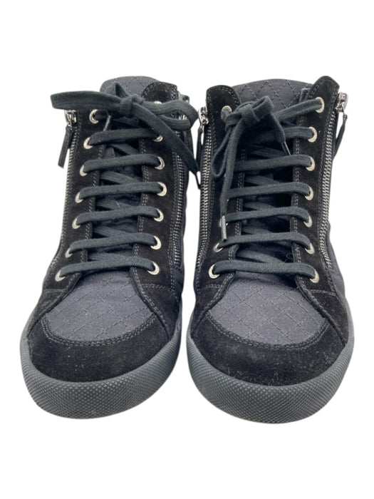 Chanel Shoe Size 40 Black Canvas & Suede Zip Gunmetal Hardware High Top Sneakers Black / 40