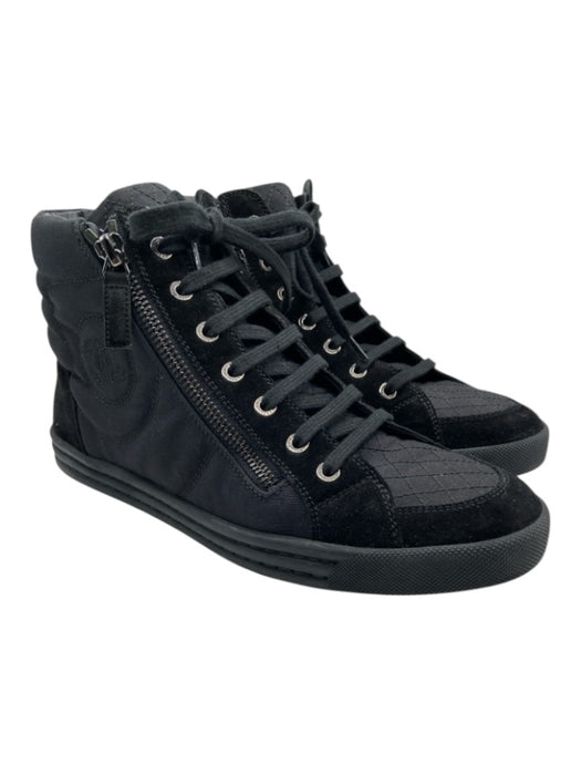 Chanel Shoe Size 40 Black Canvas & Suede Zip Gunmetal Hardware High Top Sneakers Black / 40