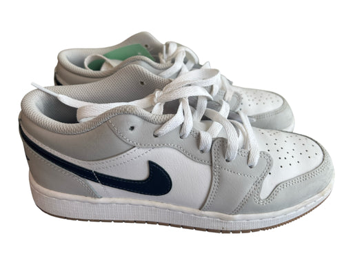 Nike Shoe Size 6 Grey & White Leather Logo Air Jordan Lace Up Sneaker Shoes Grey & White / 6