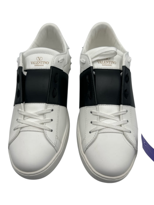 Valentino Shoe Size 42.5 Like New White & Black Leather Low Top Men's Shoes White & Black / 42.5