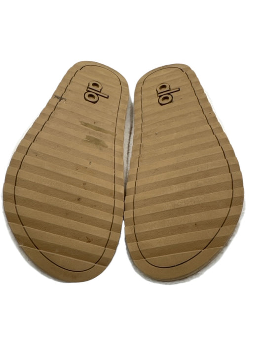 Alo Yoga Shoe Size 8 Cream Faux Sherpa Rubber Sole Logo Slip On Slippers Cream / 8