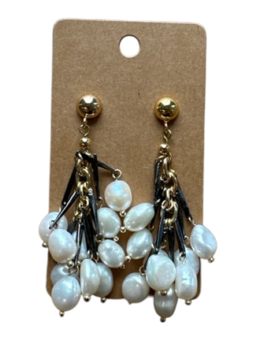 Pearl & Gold Metal Pearls Cluster Post Back Earrings Pearl & Gold
