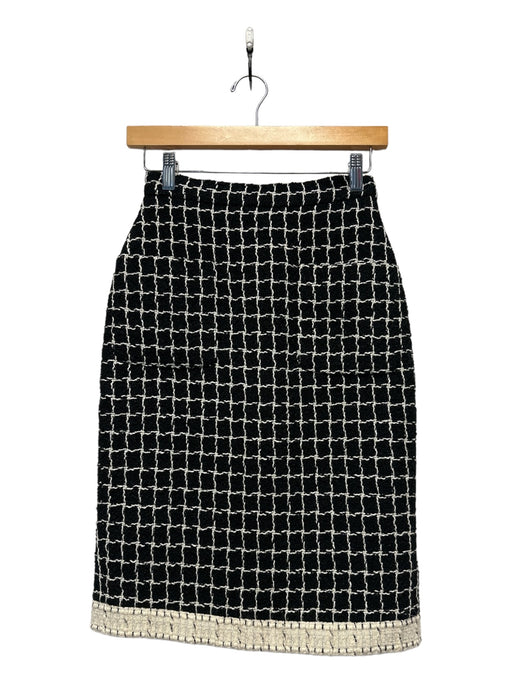 Chanel Size 34/XS Black & White Wool Blend Tweed Pencil Skirt Black & White / 34/XS