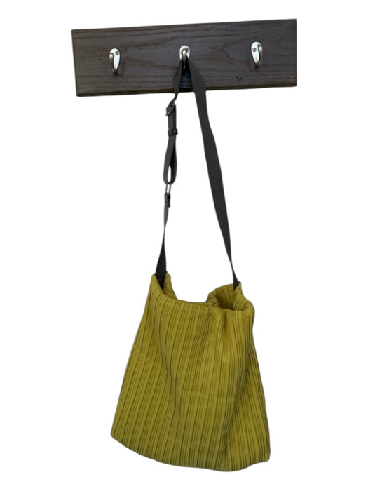 Parfois Chartreuse Polyester Pleated Adjustable Strap Bag Chartreuse / S