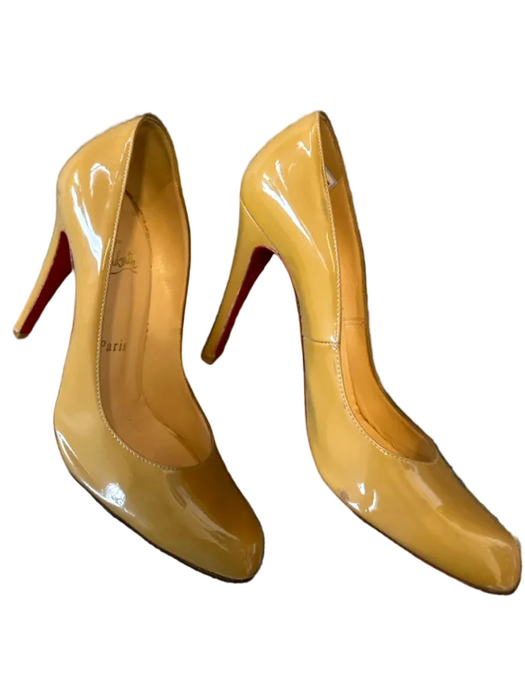 Christian Louboutin Shoe Size 37.5 nude Patent Leather Stiletto Almond Toe Pumps nude / 37.5