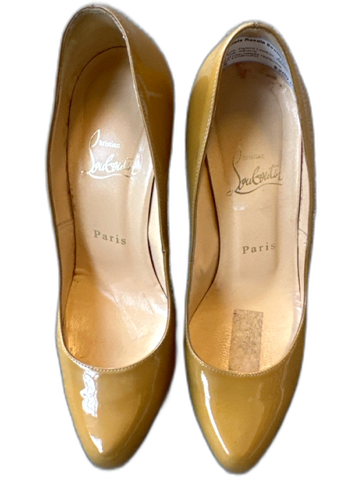 Christian Louboutin Shoe Size 37.5 nude Patent Leather Stiletto Almond Toe Pumps nude / 37.5