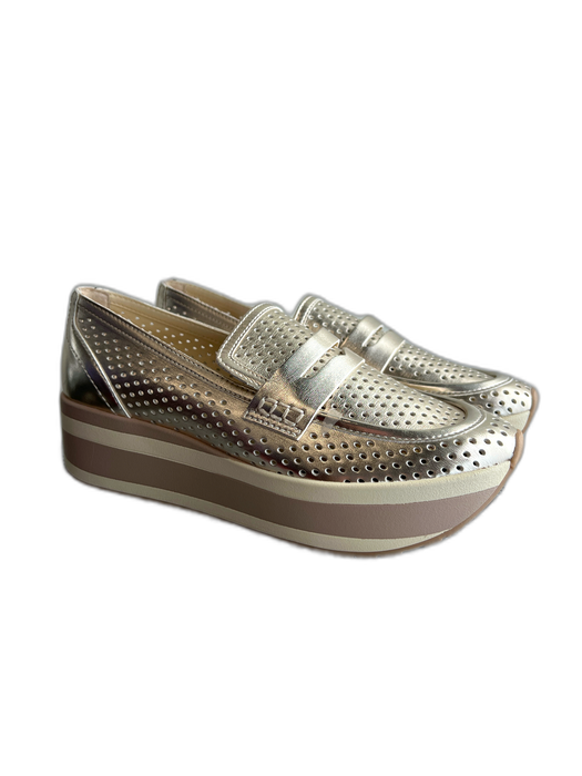 Dolce Vita Shoe Size 8.5 Gold Synthetic Upper Leather Lining Perforated Shoes Gold / 8.5
