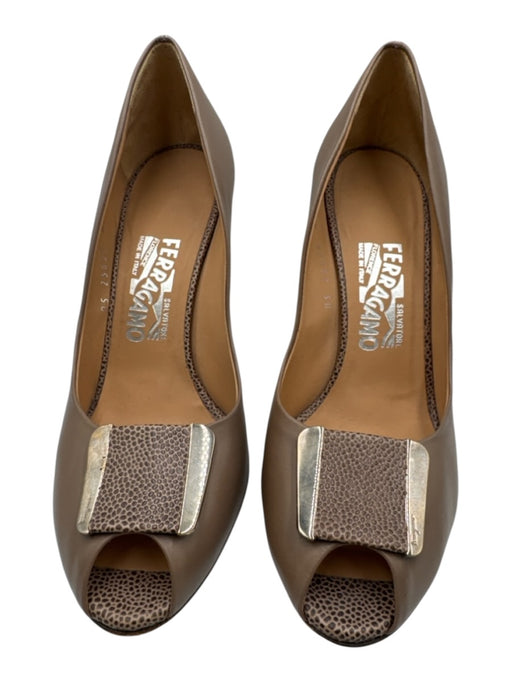 Salvatore Ferragamo Shoe Size 8 Taupe Leather Peep Toe Buckle Stiletto Pumps Taupe / 8