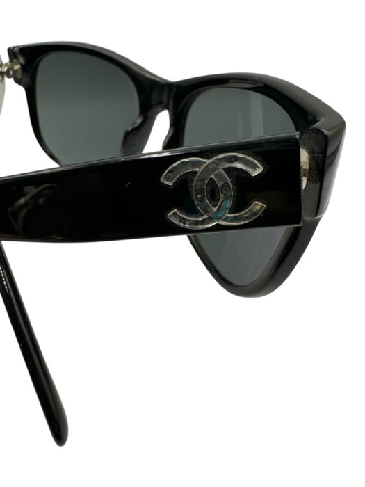 Chanel Black Acetate Wayfarer case incl Sunglasses Black