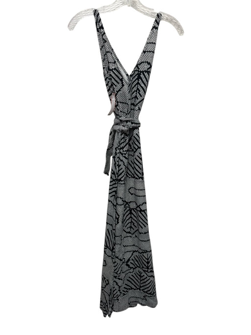 Bel Kazan Size XS Black & White Rayon Blend V Neck Mini Circles Sleeveless Dress Black & White / XS