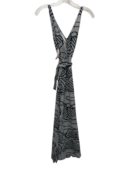 Bel Kazan Size XS Black & White Rayon Blend V Neck Mini Circles Sleeveless Dress Black & White / XS