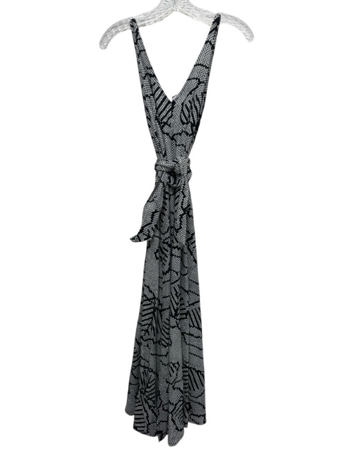 Bel Kazan Size XS Black & White Rayon Blend V Neck Mini Circles Sleeveless Dress Black & White / XS