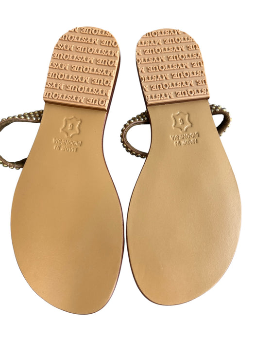 Mystique Shoe Size 5 Brown Leather beaded design toe strap Flat Sandal Shoes Brown / 5