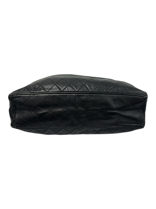 Chanel Black Leather Gold Tone Hardware Magnetic Snap Closure Quilted Detail Bag Black