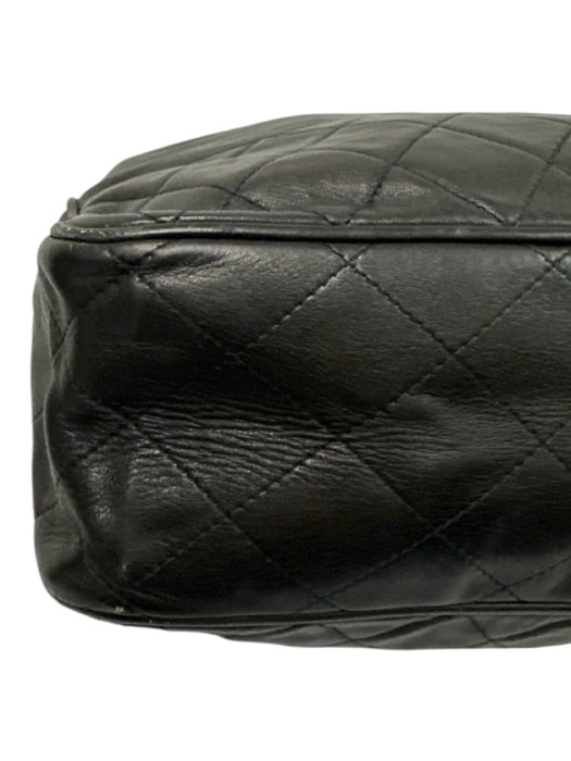 Chanel Black Leather Gold Tone Hardware Magnetic Snap Closure Quilted Detail Bag Black
