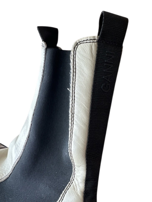 Ganni Shoe Size 40 Cream & Black Leather Stretch Lug Boots Cream & Black / 40