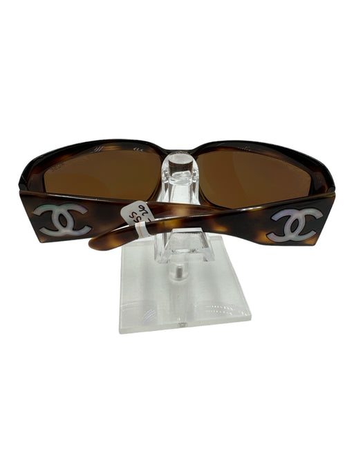 Chanel Brown Tortoiseshell Irridescent Logo Gold Hardware Square Sunglasses Brown