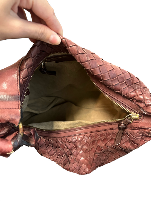 Bottega Veneta Burgundy Leather Woven Shoulder & Crossbody Straps Top Zip Bag Burgundy / Medium