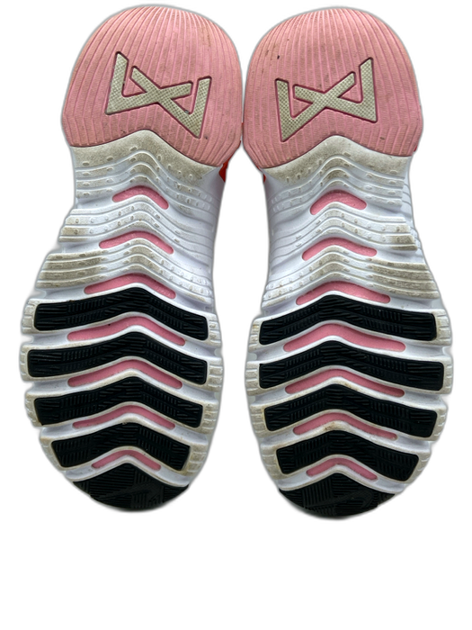 Nike Shoe Size 6 White, Yellow, Multi Synthetic Low Top Perforated Sneakers White, Yellow, Multi / 6