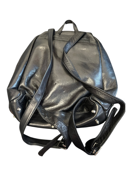 Perlina Black Leather Backpack Silver Hardware Inside & Out Pockets Feet Bag Black / M