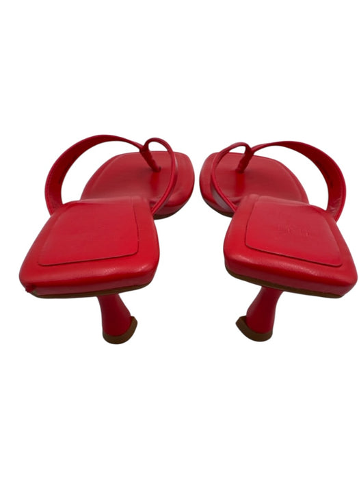 Gianni Bini Shoe Size 8 Red Square Toe Thong Kitten Heel Sandals Red / 8