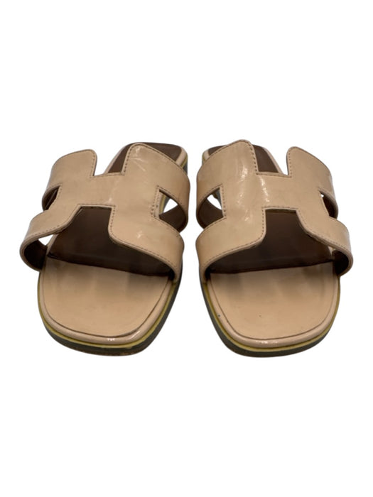 Hermes Shoe Size 38 Beige Leather Upper Patent Logo Slide Flat Sandals Beige / 38