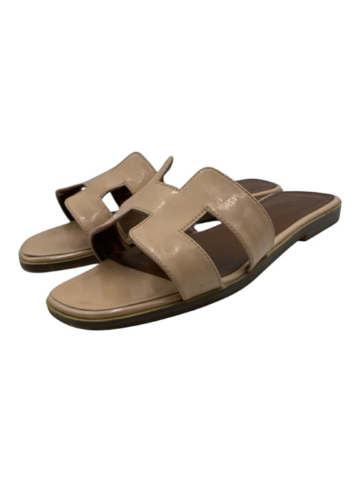 Hermes Shoe Size 38 Beige Leather Upper Patent Logo Slide Flat Sandals Beige / 38