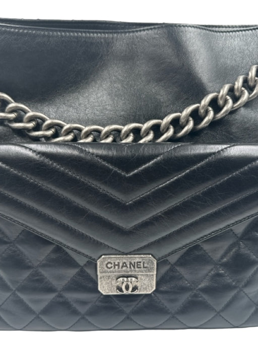 Chanel Black Aged Calfskin Quilted Silver Hardware Chain Detail Bag Black / Large