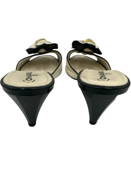 Chanel Shoe Size 39 White & Black Leather open toe Floral Quilted Mule Pumps White & Black / 39
