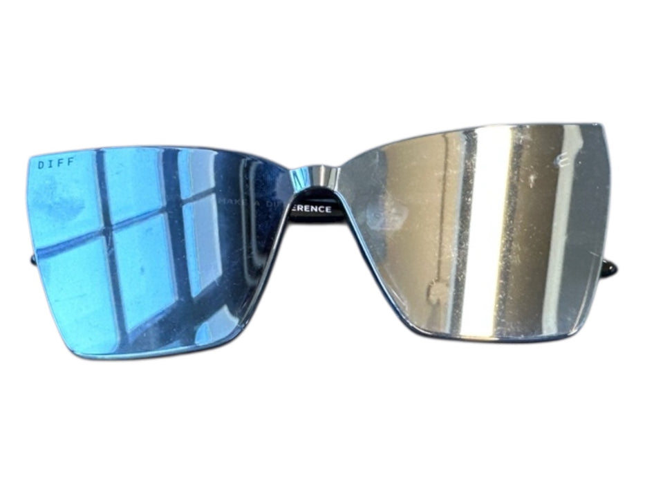 Diff Black & Gray Acetate Cat Eye Mirrored Oversized Sunglasses Black & Gray