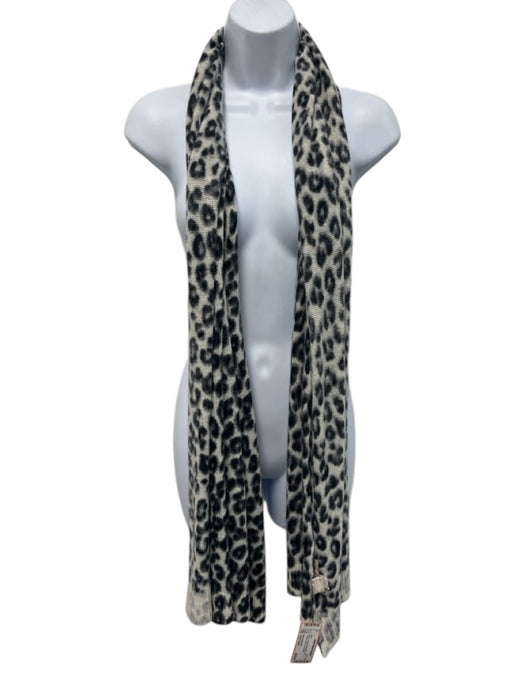 Banana Republic Black & Cream Wool Blend Knit Leopard Ribbed scarf Black & Cream / One Size