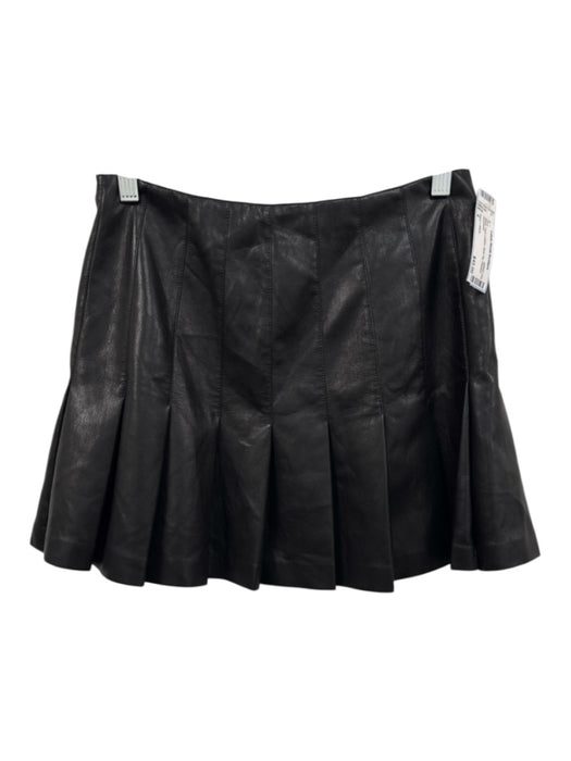 Alice + Olivia Size 4 Black Faux Leather Back Zip Pleated Skirt Black / 4