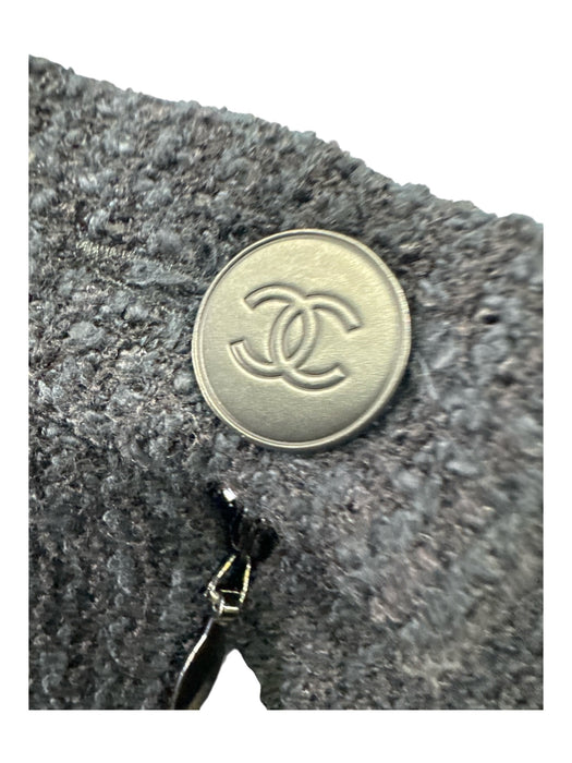 Chanel Size S / 40 Black Wool Blend Tweed Logo Zipper Zip Pocket Pencil Skirt Black / S / 40