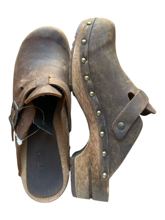 Sanita Shoe Size 38 Brown Wood Buckle Strap Studded Grips Clogs Brown / 38