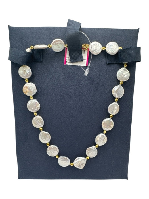 Pearl & Gold Pearls Gold hardware Short Necklace Pearl & Gold