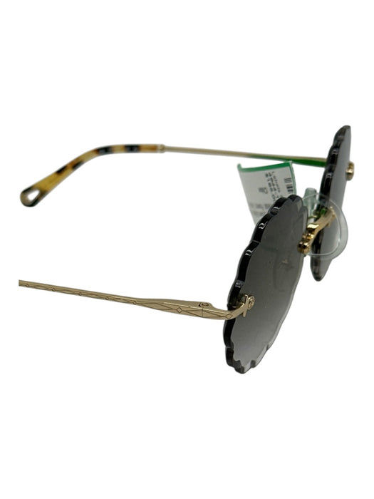 Chloe Gray, Brown & Black Acetate gold tone metal Flowers Tortoise Sunglasses Gray, Brown & Black