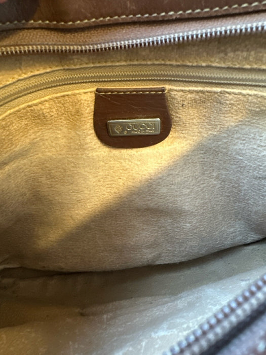 Gucci Brown Leather Logo Shoulder Strap Zip closure Bag Brown / S